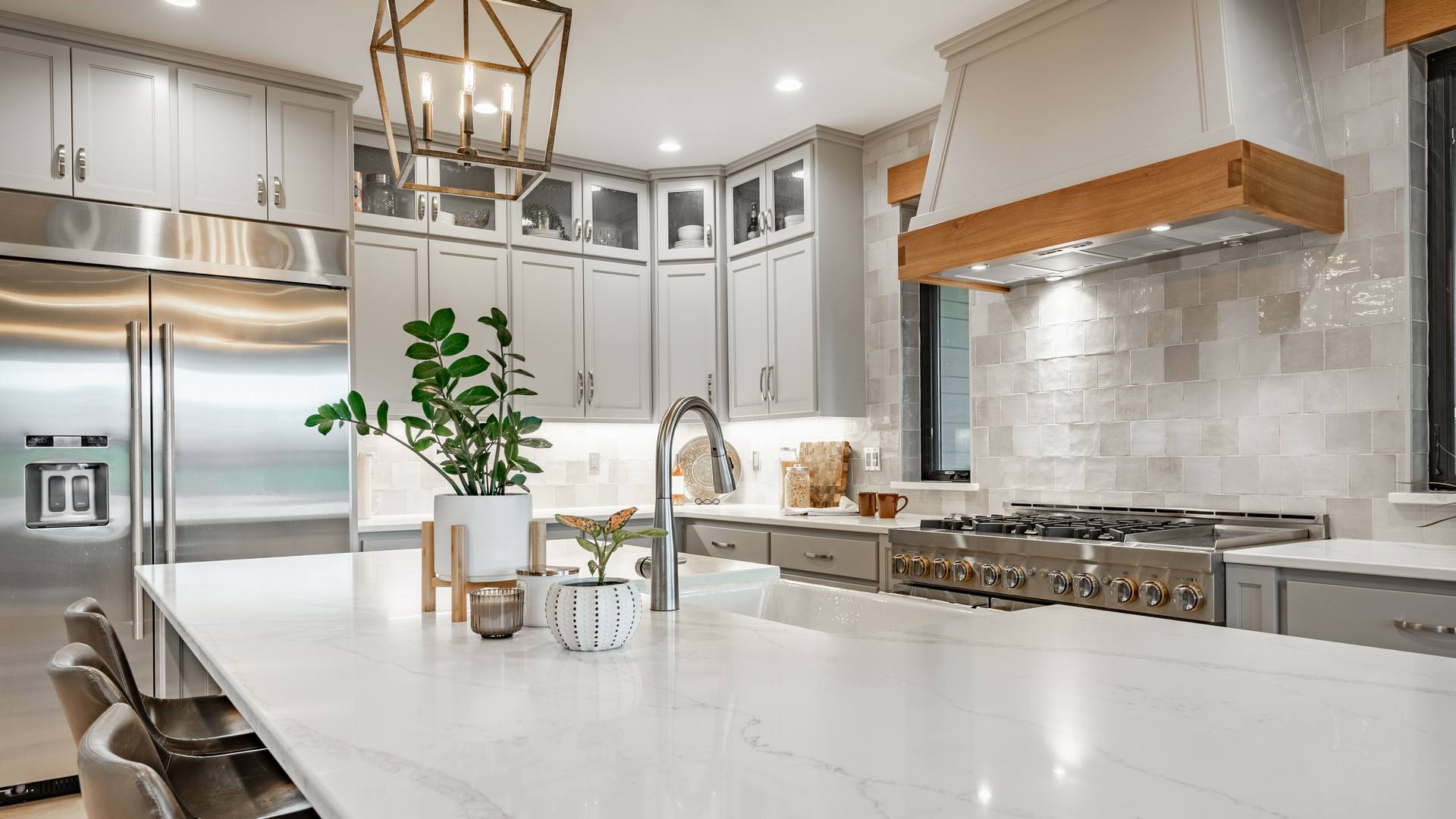 Morden Interior Kitchen Remodeling in San Diego